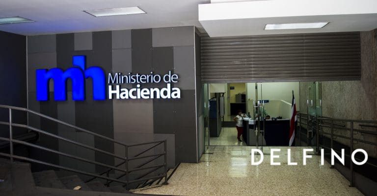 OIJ detiene a funcionaria de Hacienda que habría eliminado deudas de contribuyentes por más de ₡462 millones