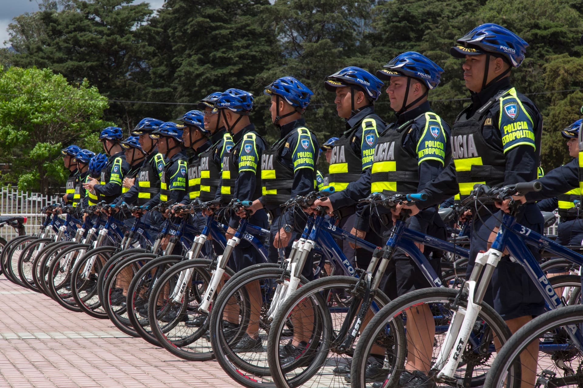 Imagen principal del artículo: Policías realizarán protesta ante "ofensivas tablas salariales" anunciadas por Mideplán