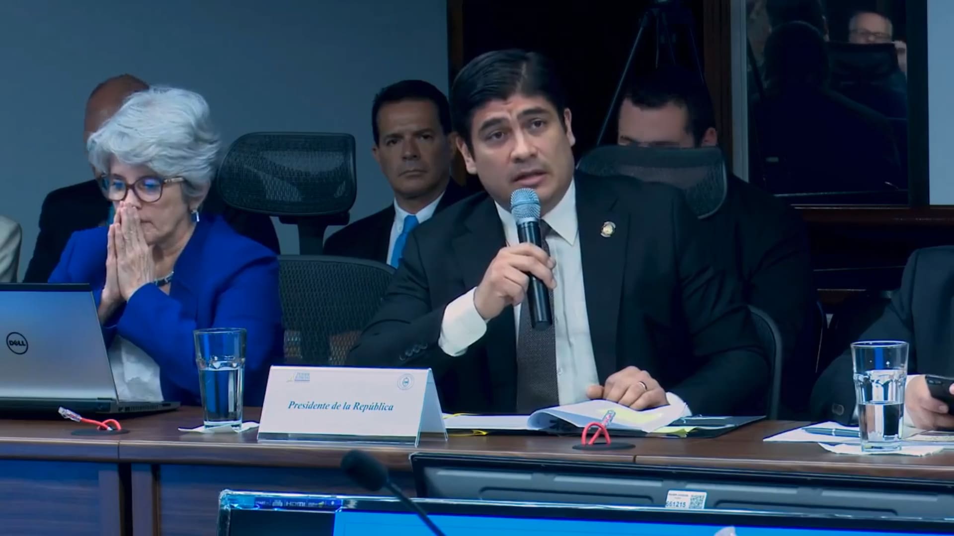 Imagen principal del artículo: Pensiones de lujo en vilo, plan fiscal en vilo, pobreza... en aumento