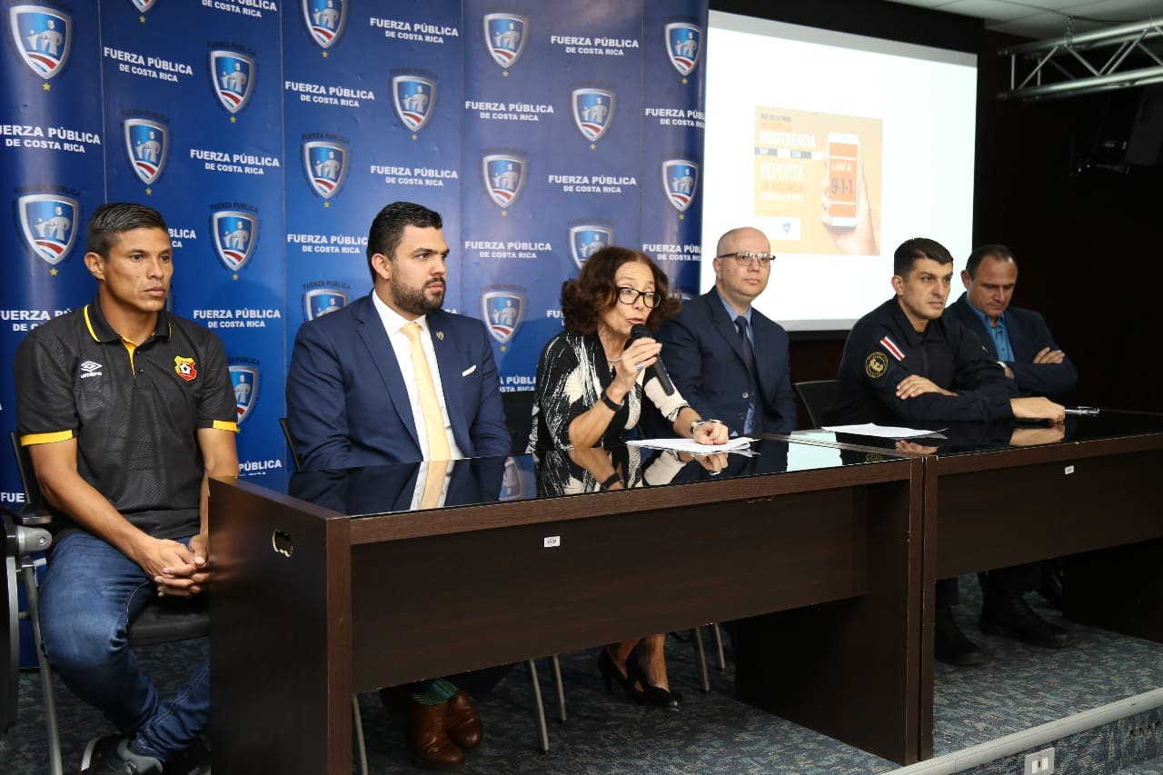 Imagen principal del artículo: Policía realizará megaoperativo durante final de fútbol para prevenir violencia de género