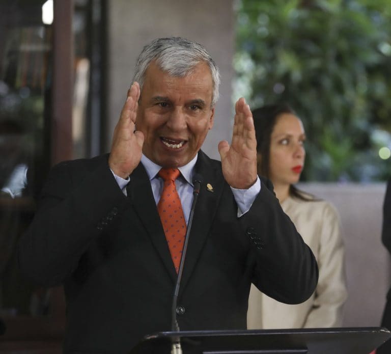 “La Caja no está desaplicando la reforma fiscal", afirma ministro de la Presidencia
