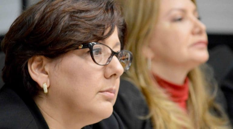 Paola Mora nos escribe una peculiar carta, Mónica Segnini explica la génesis del Cementazo y las razones de su despido