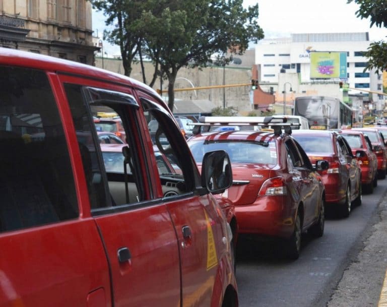 Taxis-Uber-Gobierno: una relación... muy complicada