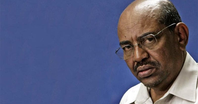 Imagen principal del artículo: Ejército de Sudán derroca y arresta al presidente Omar al Bashir tras 29 años en el poder