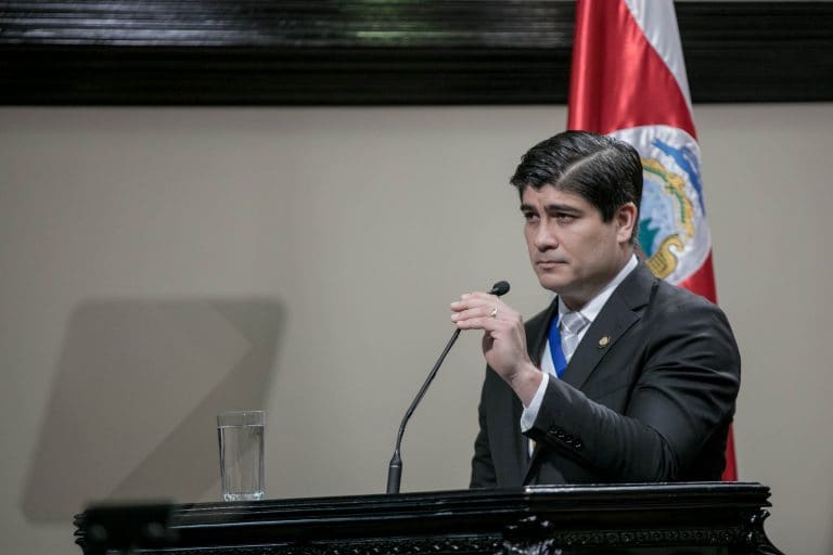 Presidente levanta regla fiscal al IMAS, MTSS, Inciensa y Bomberos por pandemia de COVID-19