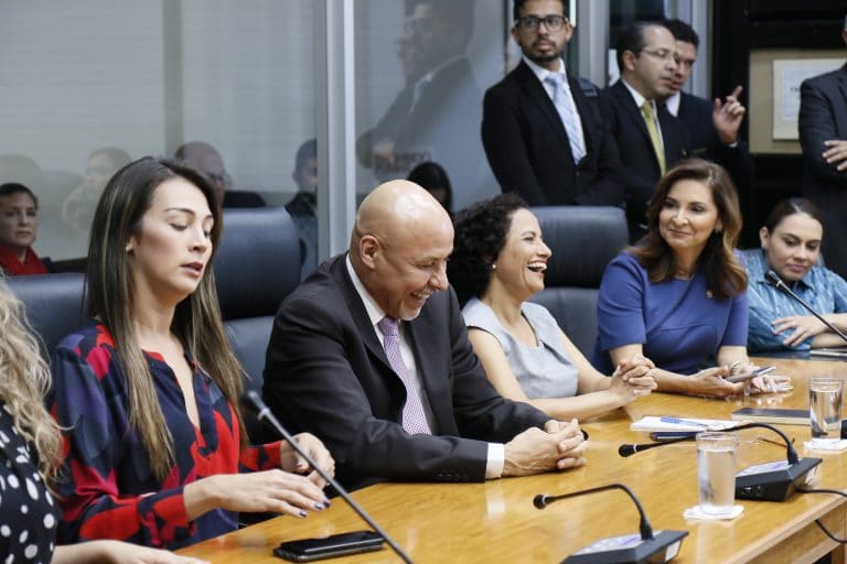 PAC, PLN y Restauración se dejan control de comisiones ordinarias