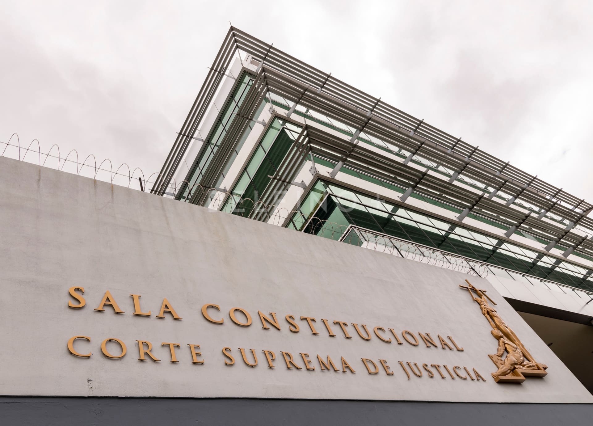 Imagen principal del artículo: FECON interpone recurso de amparo contra la propia Sala Constitucional