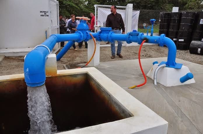 Imagen principal del artículo: Presidente Alvarado ya firmó directriz para detener cortes de agua por impago