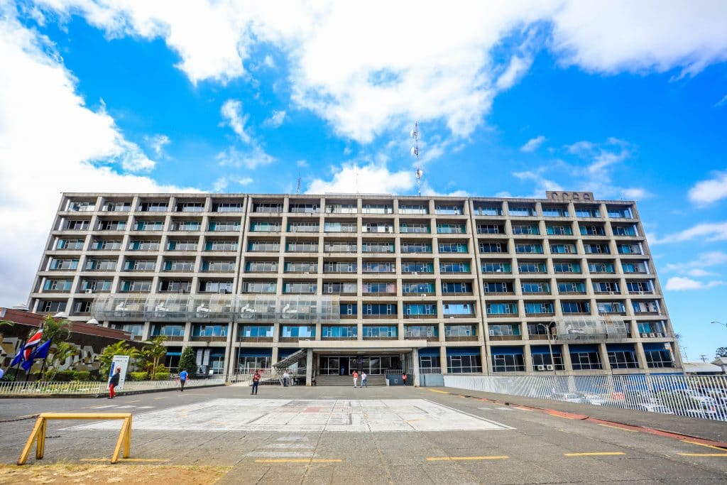 Imagen principal del artículo: Tribunal Contencioso ordena mantener en funcionamiento Unidad de Trasplante Hepático del Hospital México