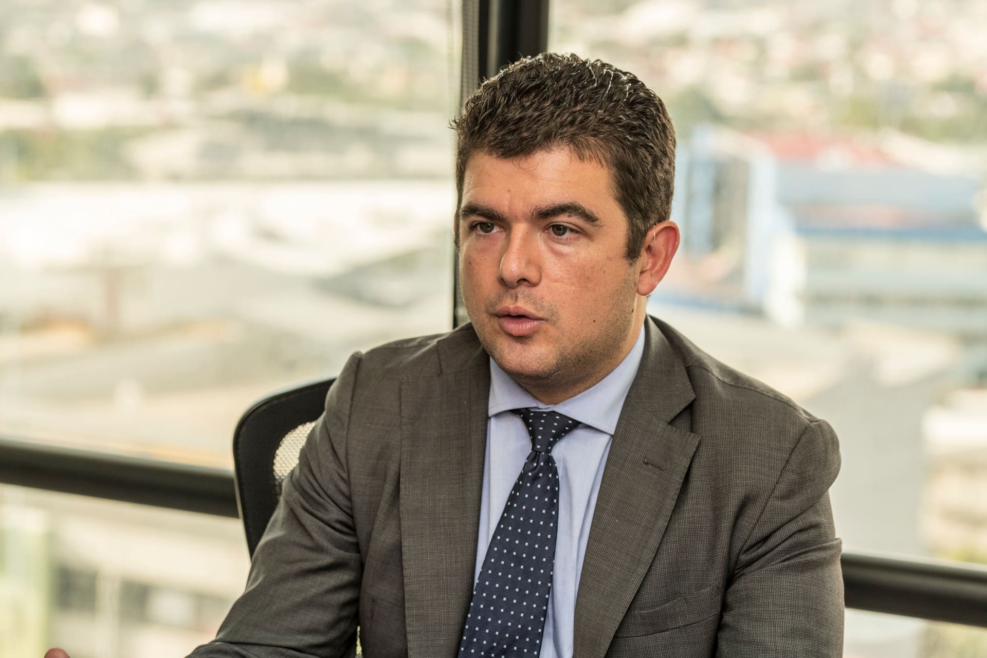 Imagen principal del artículo: Álvaro Ramos pide a la Caja indicarle cómo devolver salarios recibidos de más