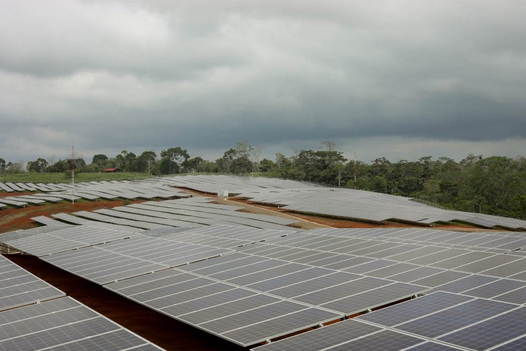 Imagen principal del artículo: Aresep suspenderá cambio tarifario que aumentaba costos de energía solar
