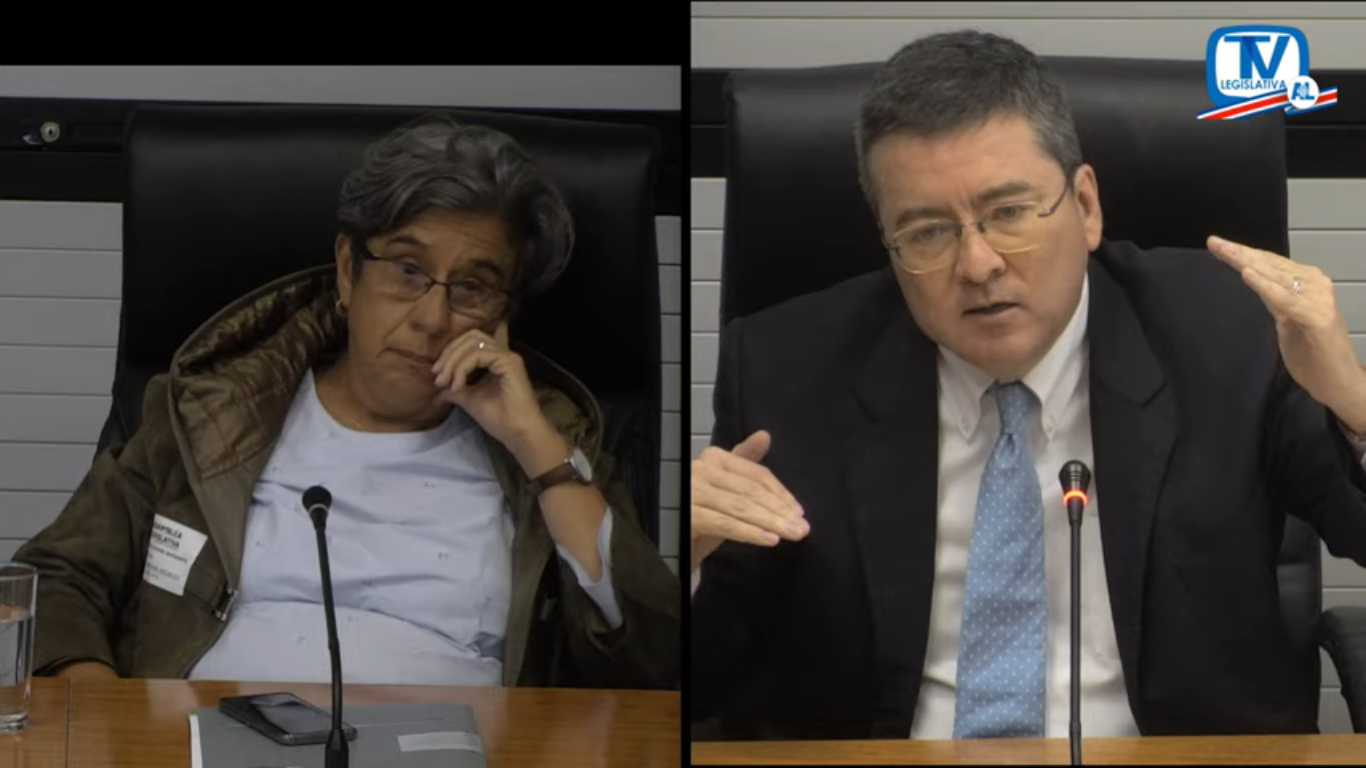 Imagen principal del artículo: Pesca de arrastre camina en el Congreso, #EstafaPAC, no tanto...