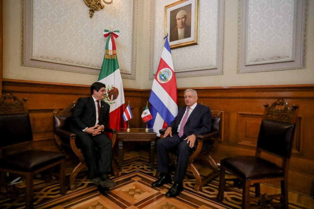 Imagen principal del artículo: Martes intenso para el presidente Alvarado