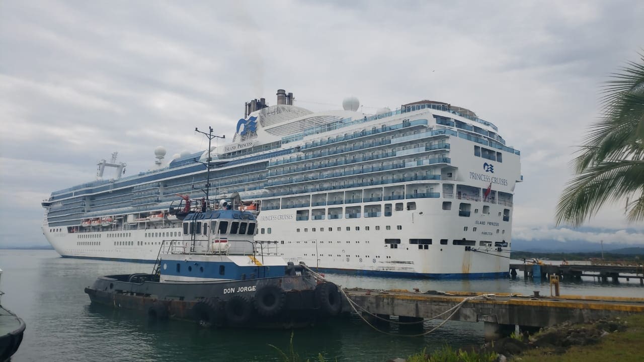 Imagen principal del artículo: Mañana atraca crucero con 97 costarricenses varados en diferentes partes del  mundo