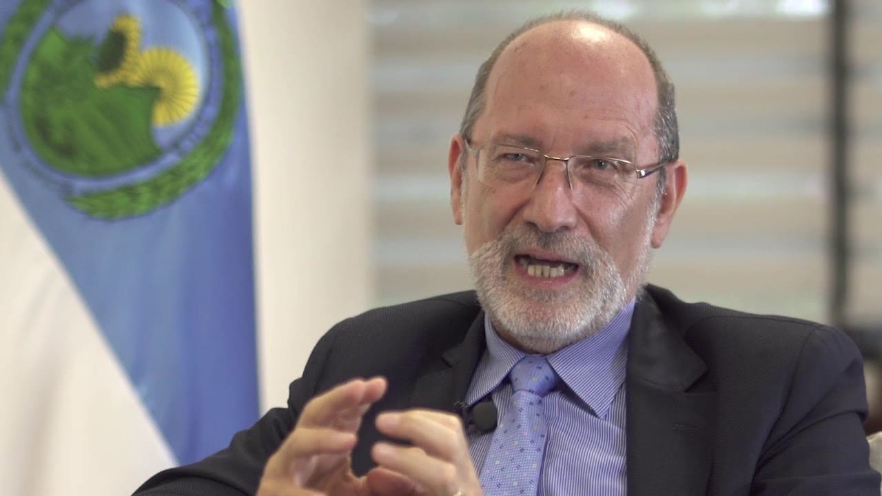 Imagen principal del artículo: Tensión entre UCR y Fuerza Pública tras declaraciones de rector sobre conflicto entre policías y estudiantes