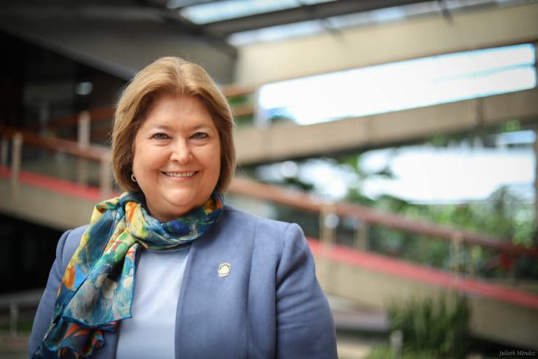 Falleció la exministra de Turismo, María Amalia Revelo Raventós