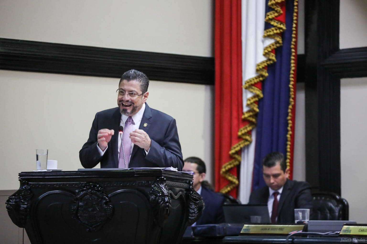Imagen principal del artículo: Ministro expone plan al Congreso para cerrar 2020 con  superávit primario de 1.41%