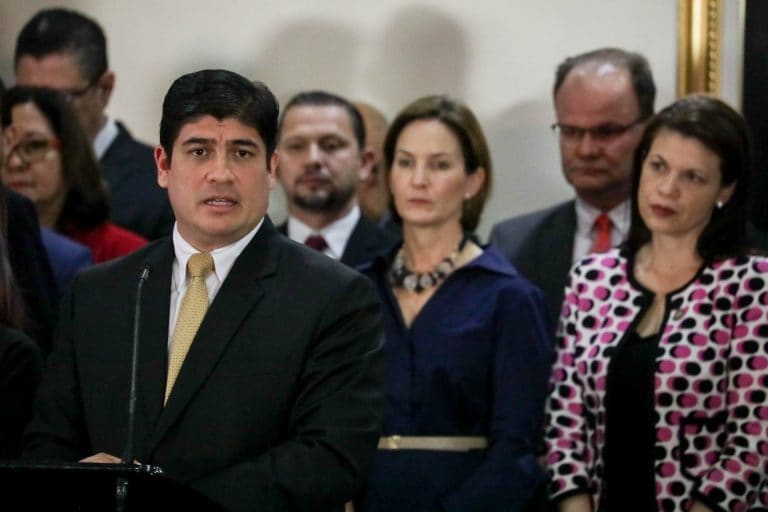 Presidente conforma equipo de crisis liderado por Méndez Mata