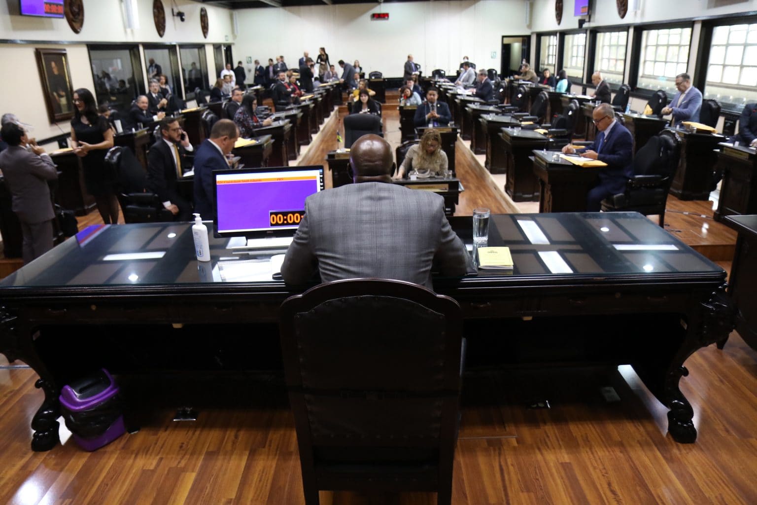 Imagen principal del artículo: Diputados aprueban leyes antiacoso, antiracismo en el deporte; e inician trámite de presupuesto extraordinario
