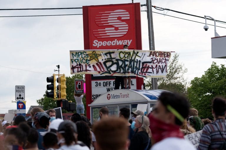 Protestas en Minneapolis; extradición de VP de Huawei a EE.UU