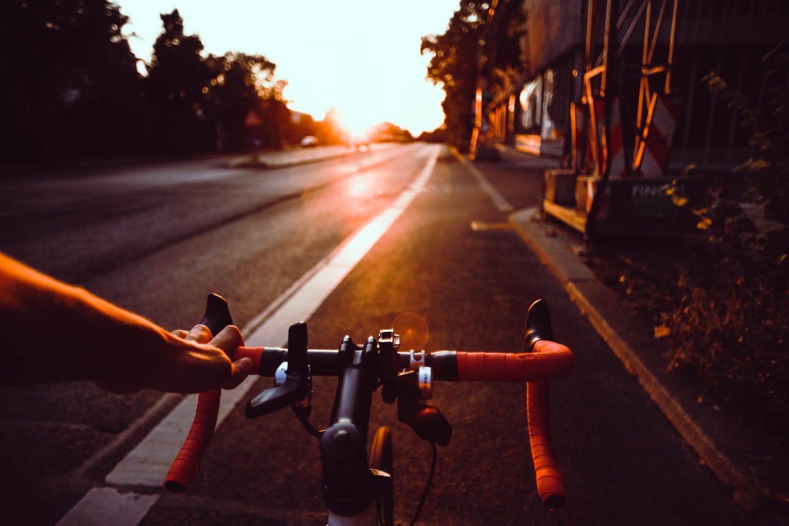 Imagen principal del artículo: Fundación Metro y Medio fomenta los derechos de ciclistas en carretera