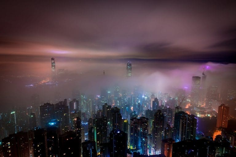 Régimen chino mina democracia en Hong Kong; nueva cepa de gripe porcina