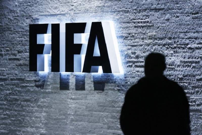 Imagen principal del artículo: FIFA desbloquea $1500 millones para salvar al fútbol de una crisis fatal