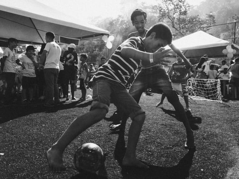 El marcado racismo latente en el fútbol costarricense
