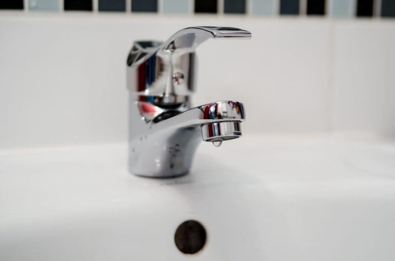 Aresep ordena devolver montos cobrados de más por servicios de agua