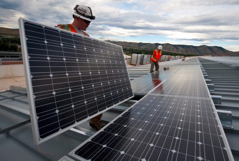 ICE aprueba avanzar con plan para construir planta solar en Puntarenas