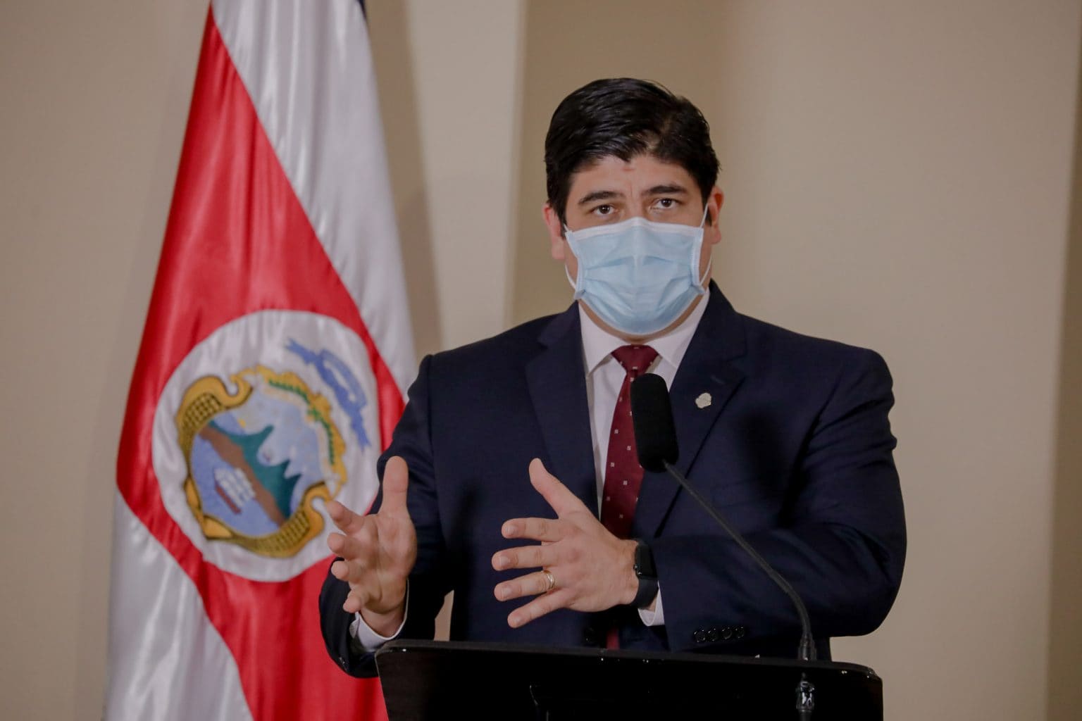 Imagen principal del artículo: Gobierno reducirá 15% al salario de ministros y presidentes ejecutivos
