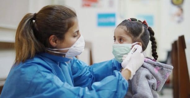 Estados Unidos mejora alerta de viaje al país frente a la pandemia