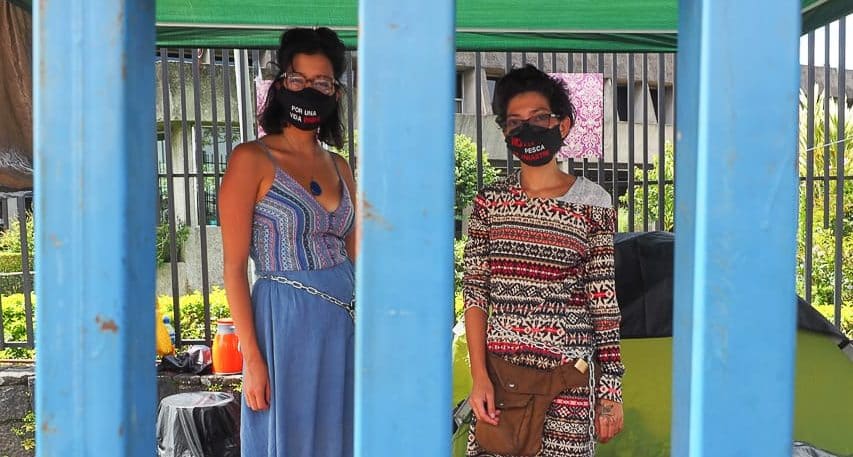 Imagen principal del artículo: Ana María y Melissa cumplen 120 horas en huelga de hambre contra la pesca de arrastre