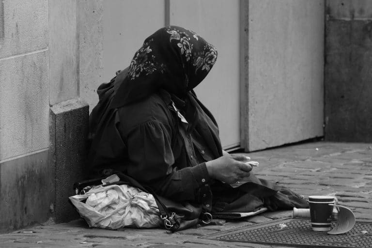 Pobreza, COVID-19 y su impacto diferenciado en las mujeres