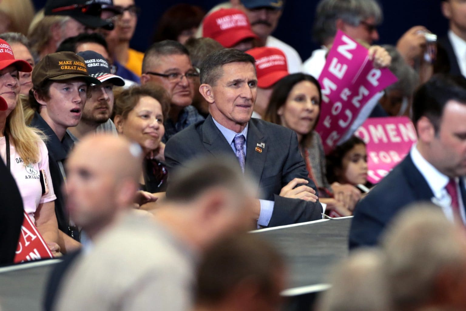 Imagen principal del artículo: Trump indulta a Flynn por mentir al FBI en la trama rusa
