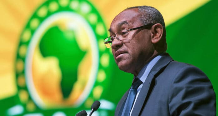 FIFA inhabilitó 5 años al presidente de la CAF por malversar fondos y aceptar obsequios