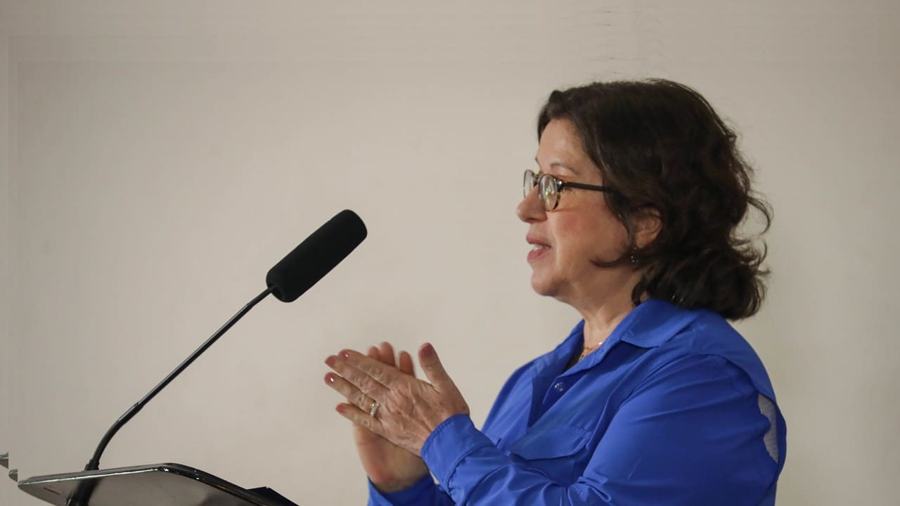 Imagen principal del artículo: A vista y paciencia de Raymundo y todo el mundo: AyA sigue haciendo agua