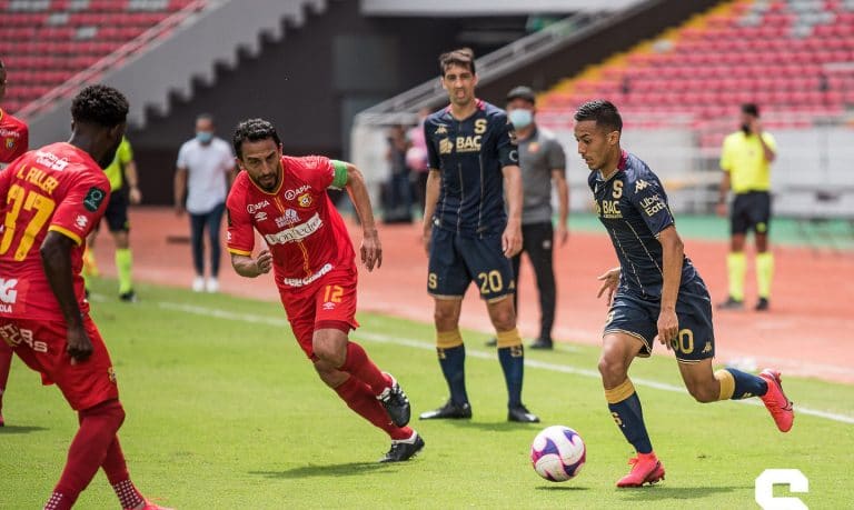 Equipos costarricenses gastaron $600 mil y ganaron $2,6 millones en fichajes internacionales durante el 2020