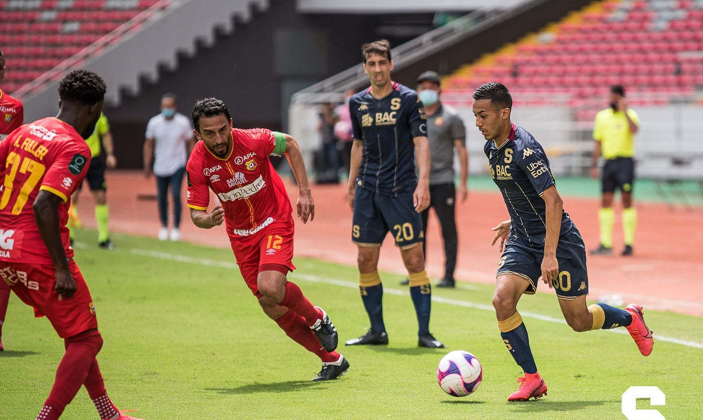 Imagen principal del artículo: Equipos costarricenses gastaron $600 mil y ganaron $2,6 millones en fichajes internacionales durante el 2020