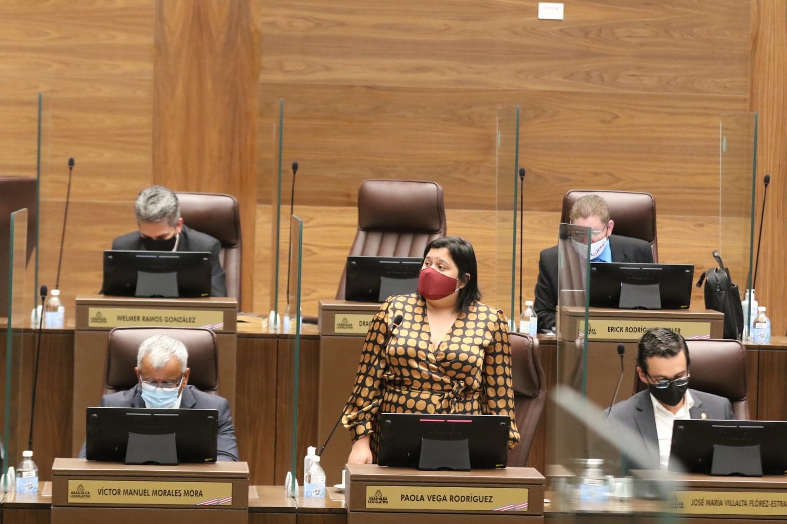 Imagen principal del artículo: Paola Vega: "No hay coherencia al mantenerse en el error de la ruta equivocada seguida por el partido"