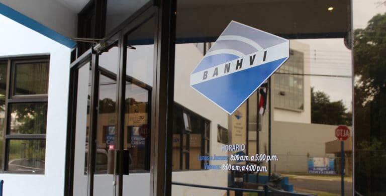 Banhvi: Recorte de ₡30.000 millones dejaría a 2.400 familias sin acceso a un bono de vivienda
