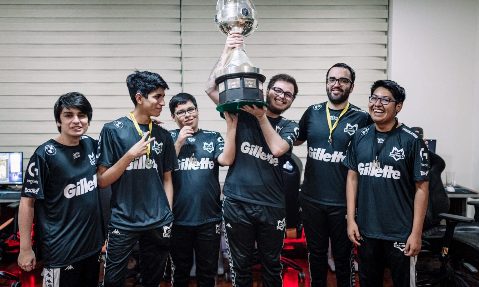 Imagen principal del artículo: Equipo costarricense de eSports se coronó campeón latinoamericano del videojuego League of Legends