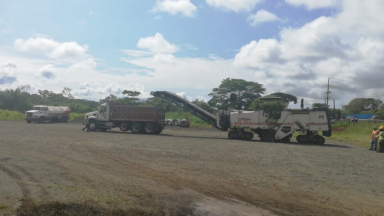 Imagen principal del artículo: Aviación Civil arranca construcción de nueva pista de aterrizaje en aeródromo de Quepos