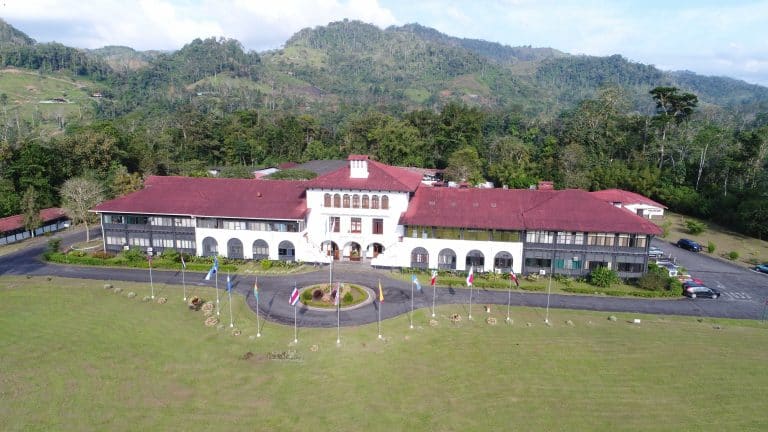 CATIE obtiene reconocimiento como patrimonio científico e intercultural del cantón de Turrialba