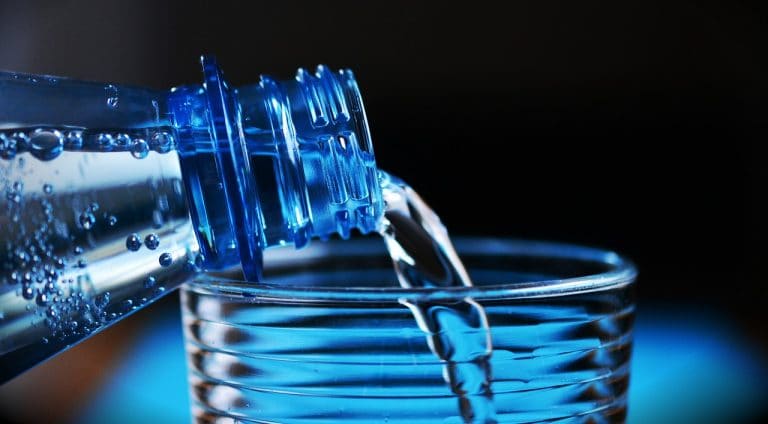 La verdad sobre el agua embotellada en temas ambientales