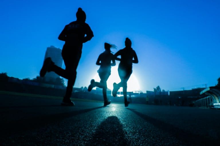 Rendimiento deportivo de los atletas durante el confinamiento: el reto para los atleta dentro de una realidad virtual