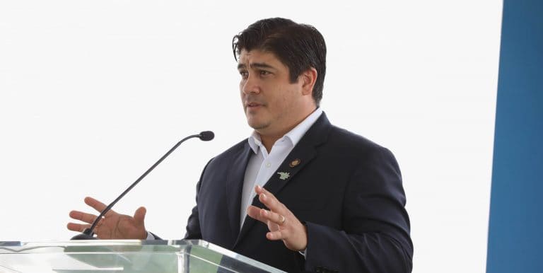 Carlos Alvarado a aislamiento preventivo por COVID-19: Claudia Dobles resultó positiva este miércoles