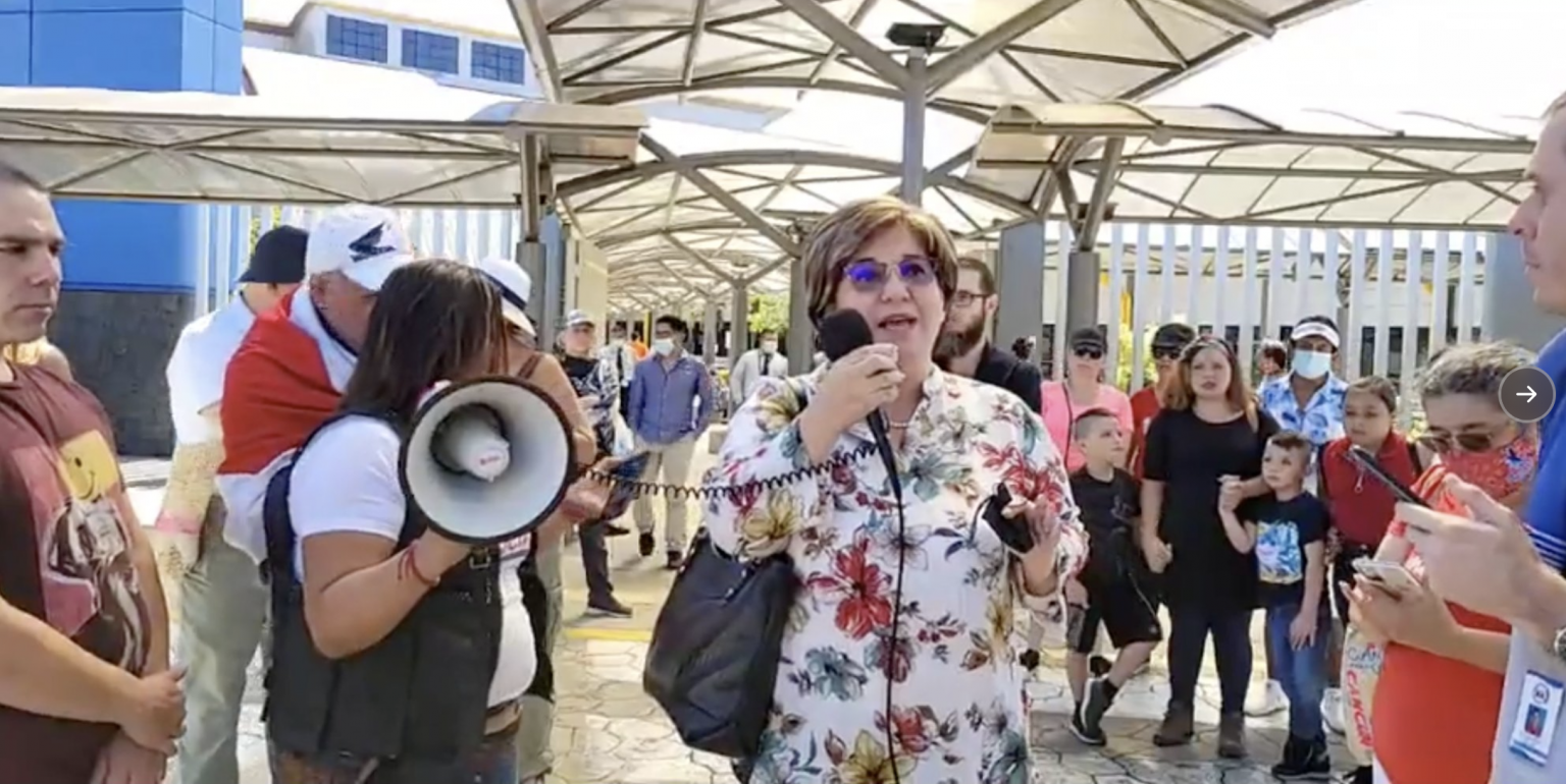 Imagen principal del artículo: Gobierno califica de 'intolerable' violencia de antivacunas en hospital de Heredia 