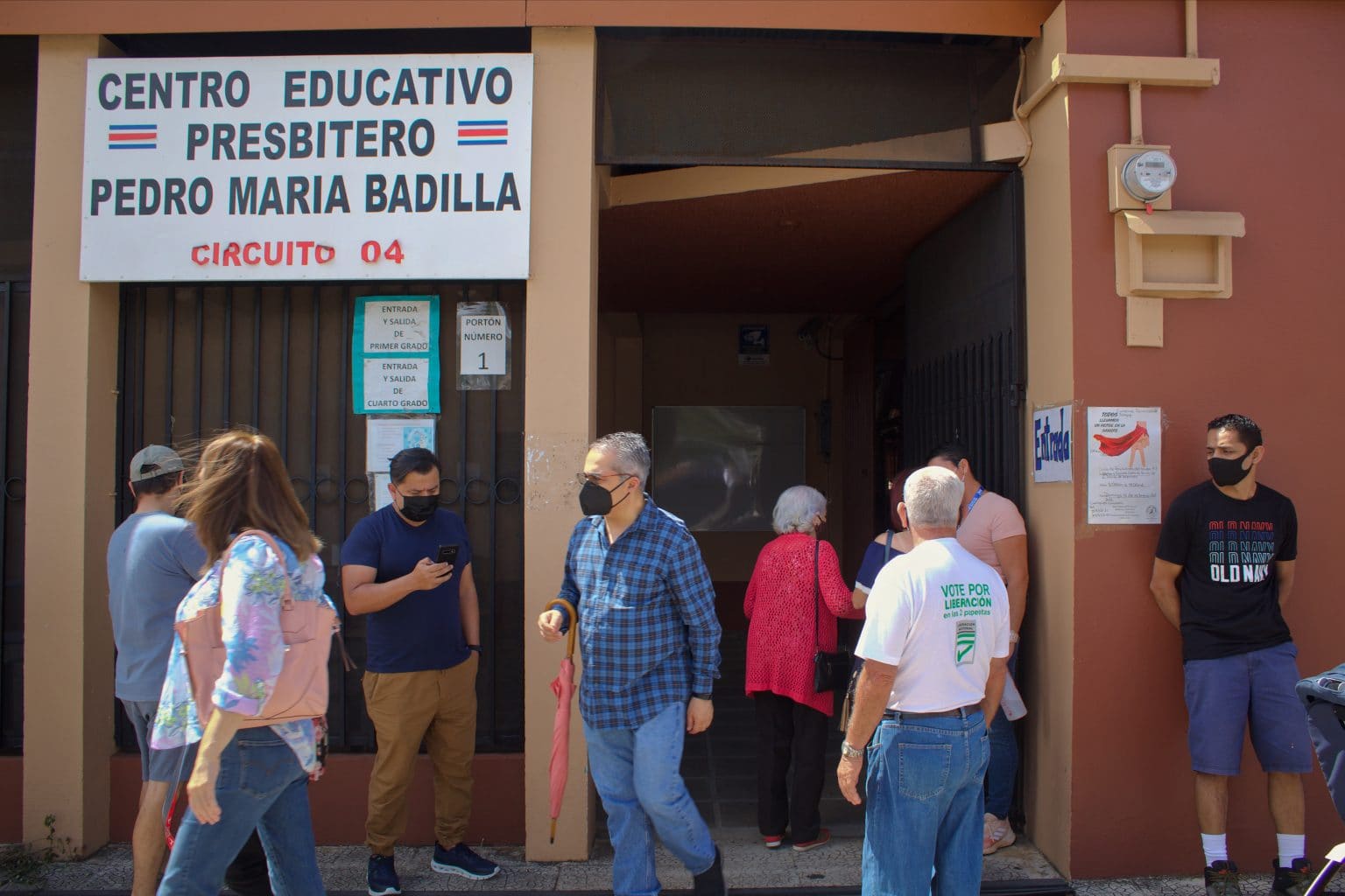 Imagen principal del artículo: Guía de bolsillo para las elecciones municipales y... AyA sigue haciendo agua