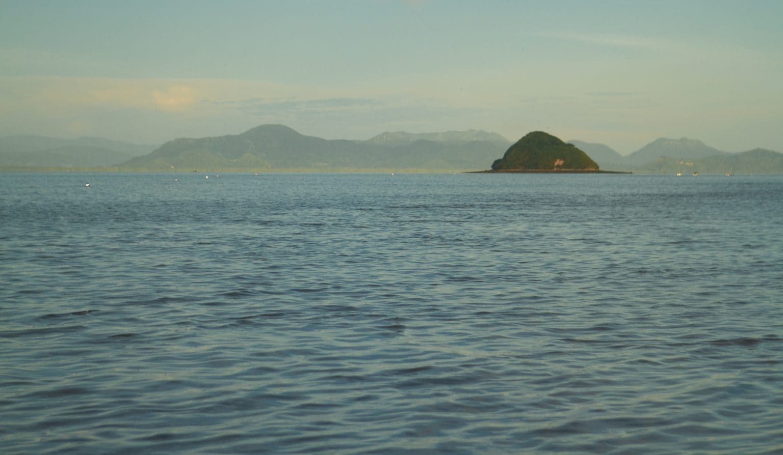 Imagen principal del artículo: Pescadores artesanales denuncian falta de acompañamiento de Incopesca mientras pesca ilegal crece